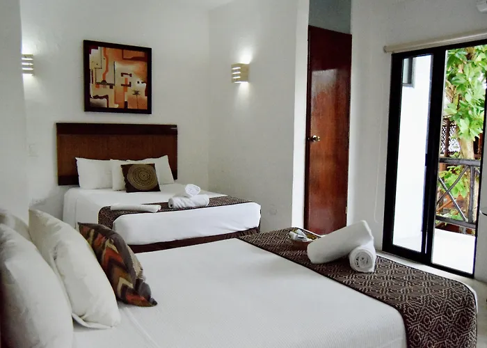 Siesta Fiesta - 5th Avenue (adults Only) 2*