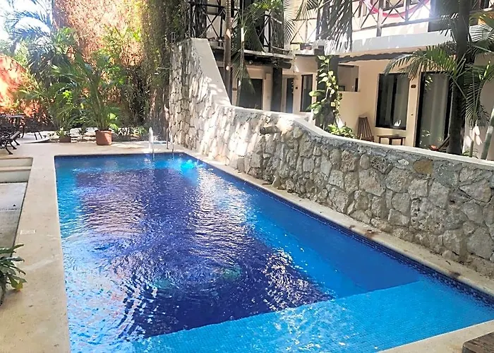 Siesta Fiesta - 5th Avenue (adults Only)